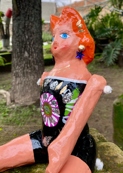 Muñeca de Carton #3 Negra