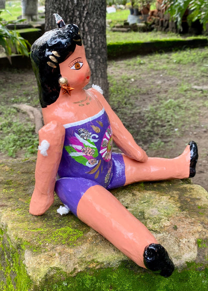 Muñeca de Cartón #3 Morada