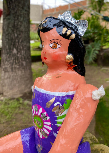 Muñeca de Cartón #3 Morada