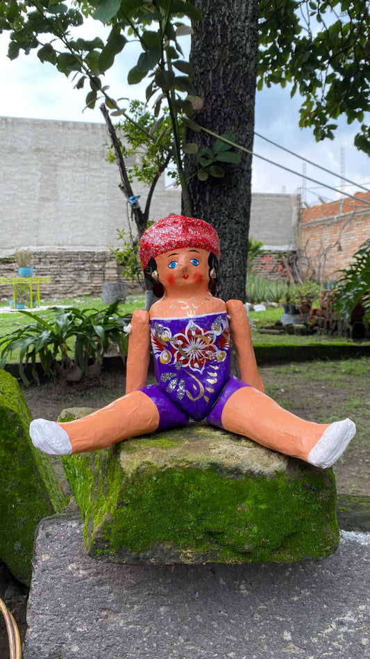 Muñeca de Cartón #4 Morada