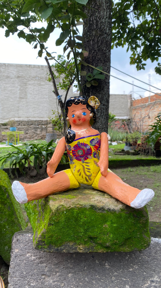 Muñeca de Cartón #4 Amarilla