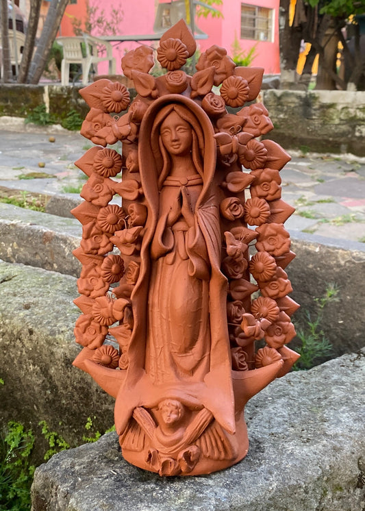 Virgen de Guadalupe de Barro Natural 35 cm