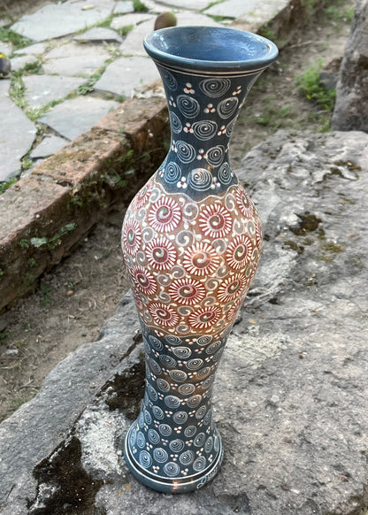 Jarrón Largo Barro Bruñido