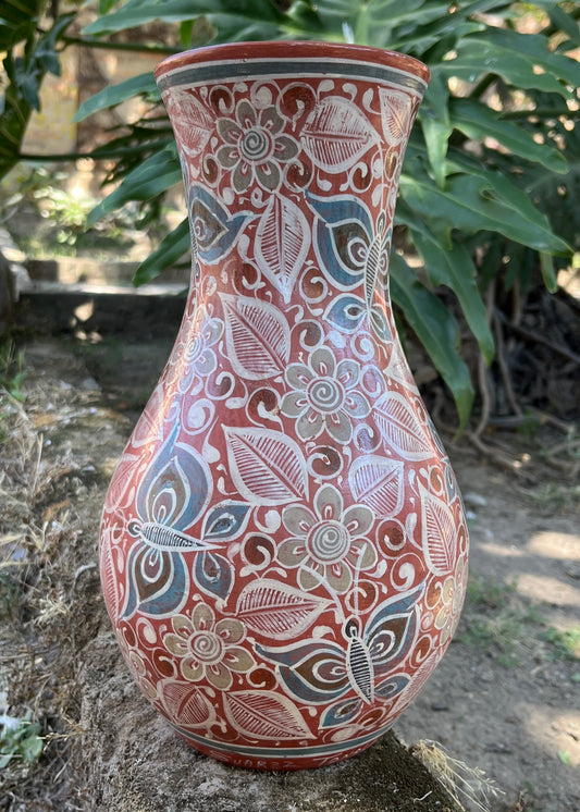 Jarrón de Barro Bruñido Mariposas